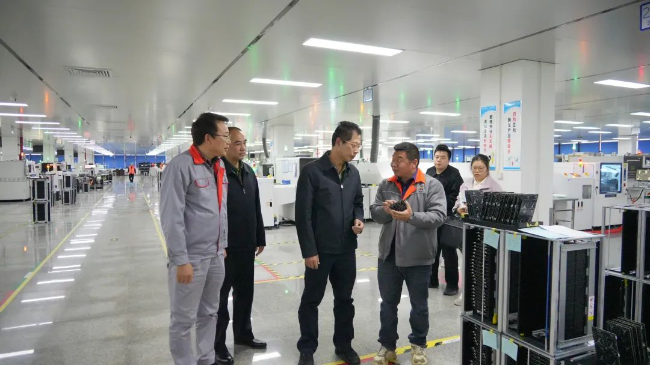 翁源县委书记高忠深入翁源经济开发区开展产业发展专题调研及暖企活动.jpg